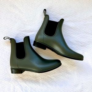 Chic Sam Edelman Ankle Rain Boots! Like New! Size 6